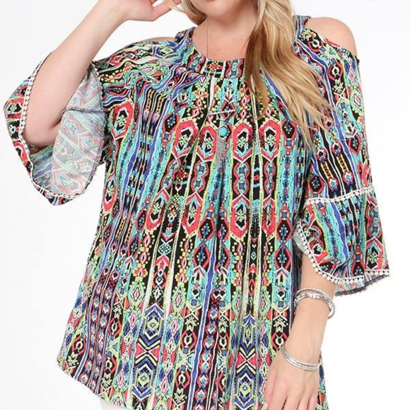 NWT Plus Open Shoulder top - Picture 4 of 4